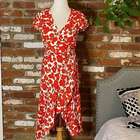 Bardot Fiesta Red and White Floral Faux Wrap Dress size XS New with tags - Picture 2 of 8